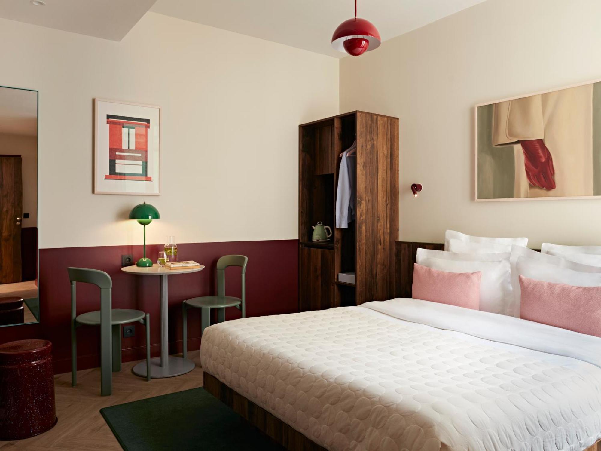 Numa Champs-élysées Aparthotel