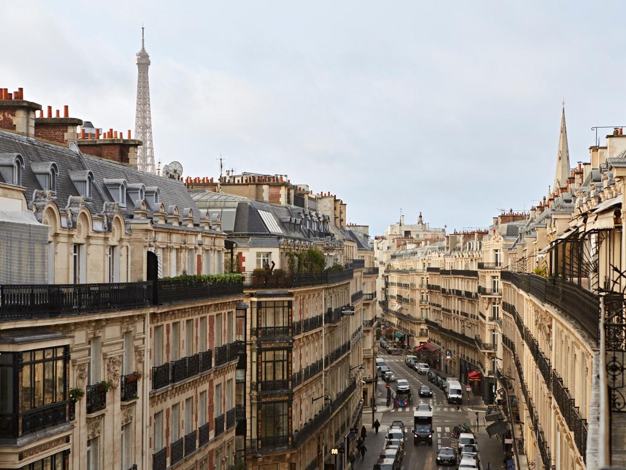 Numa Champs-élysées Aparthotel 4*