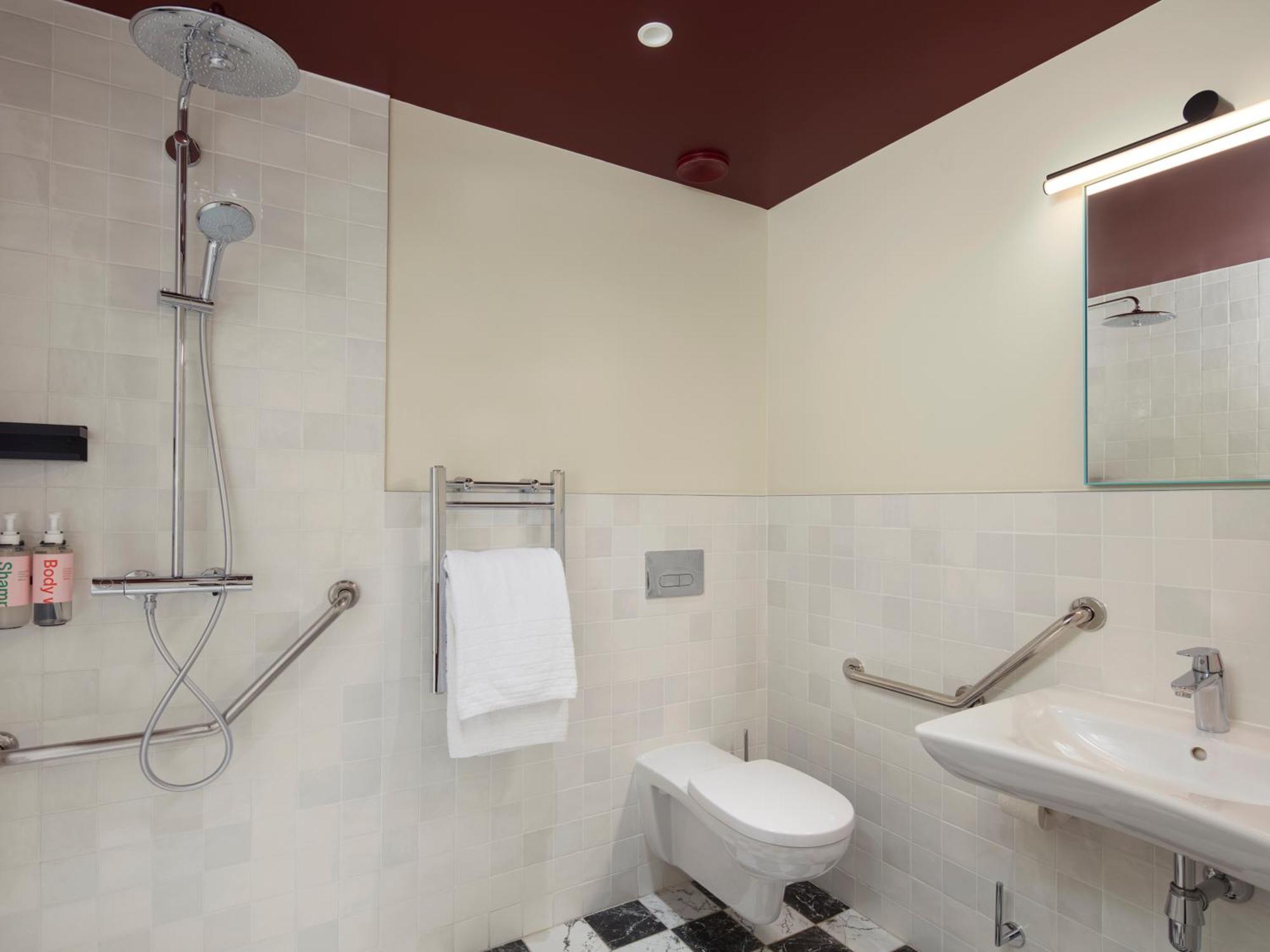 Numa Champs-élysées Aparthotel 4*