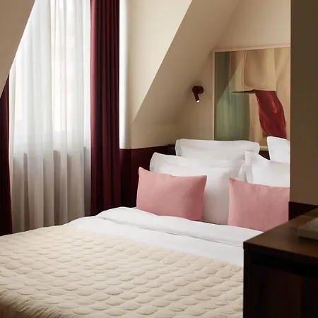 Numa Champs-élysées Aparthotel