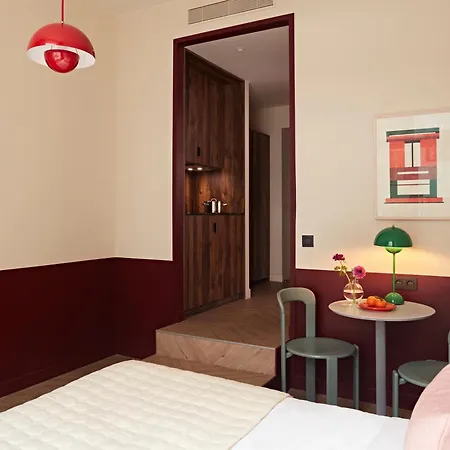 Numa Champs-élysées Aparthotel 4*