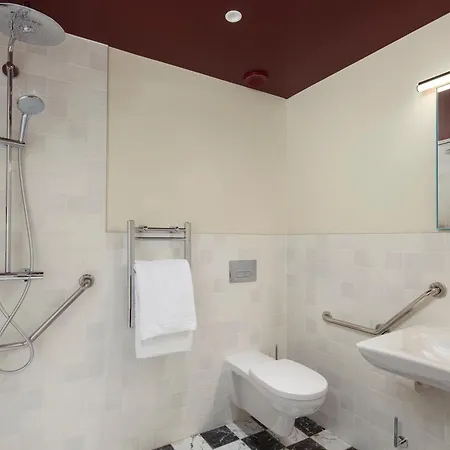 Numa Champs-élysées Aparthotel 4*