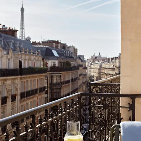 Numa Champs-élysées Aparthotel